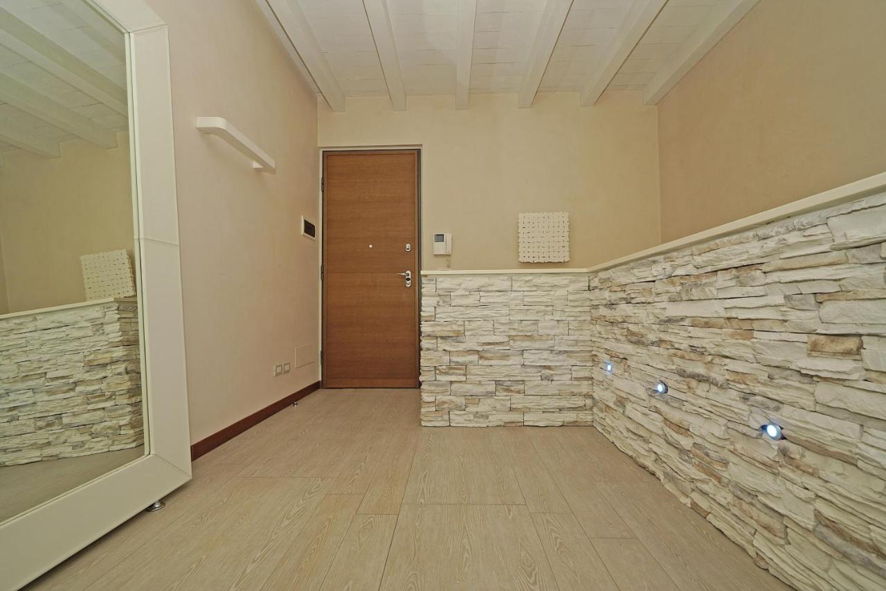 Giulia Luxury Apartment Сірміоне Екстер'єр фото